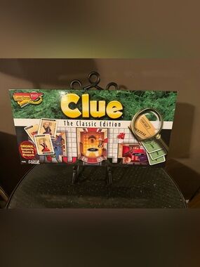 CLUE CLASSIC EDITION BOARD GAME